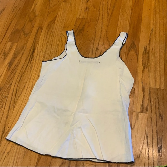 Cynthia Ashby Linen Top! - Picture 2 of 4